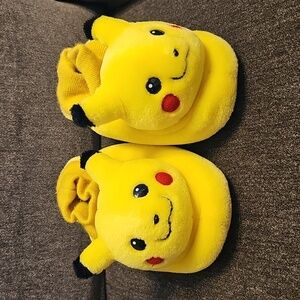 Vintage 1998 Pokemon Pikachu Slippers - Youth Size 3
